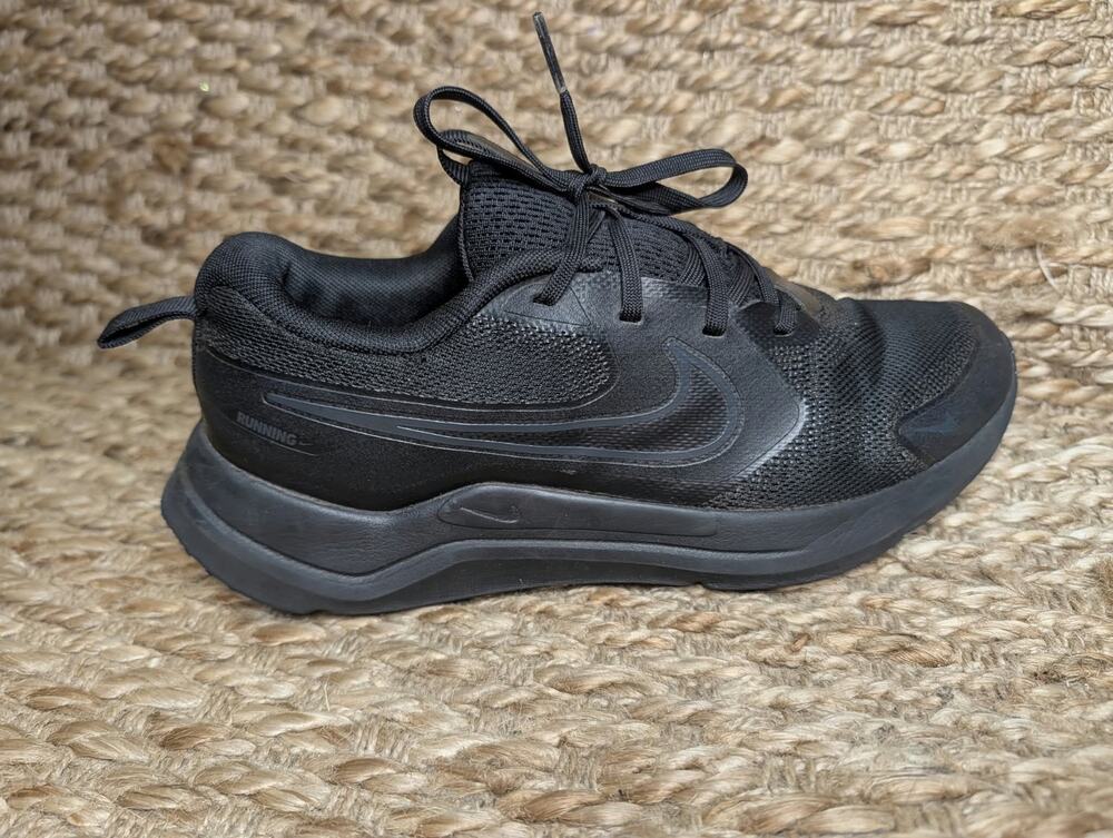 Nike GS Cosmic Runner Shoes Black Black Big Kid Size 7Y Athletic Sneakers